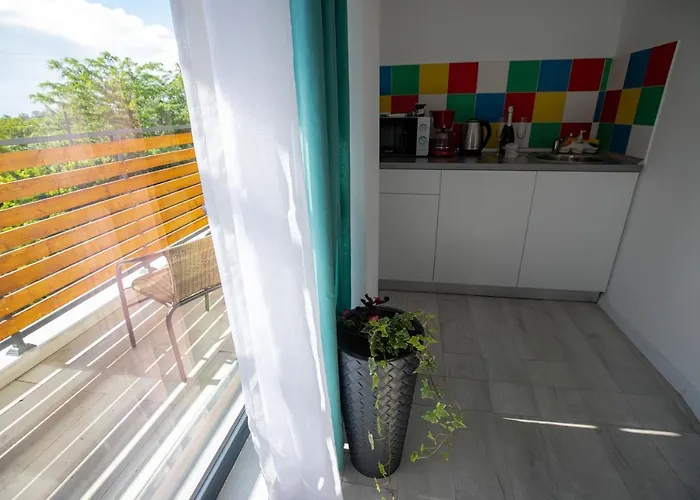 Mika إيفوري نورد