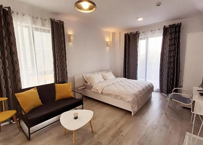 Mika إيفوري نورد